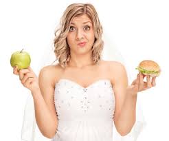 Braut mit Apfel und Burger 